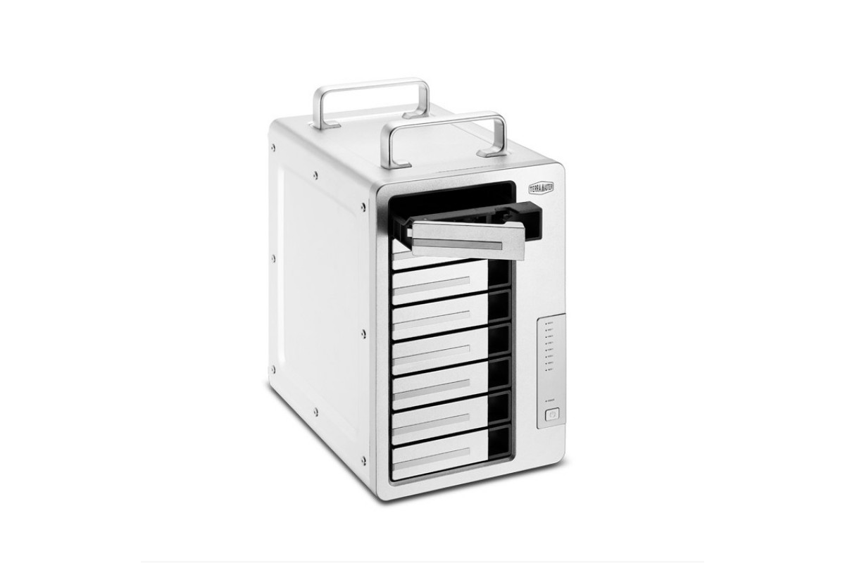 Terra Master D8 Thunderbolt 3